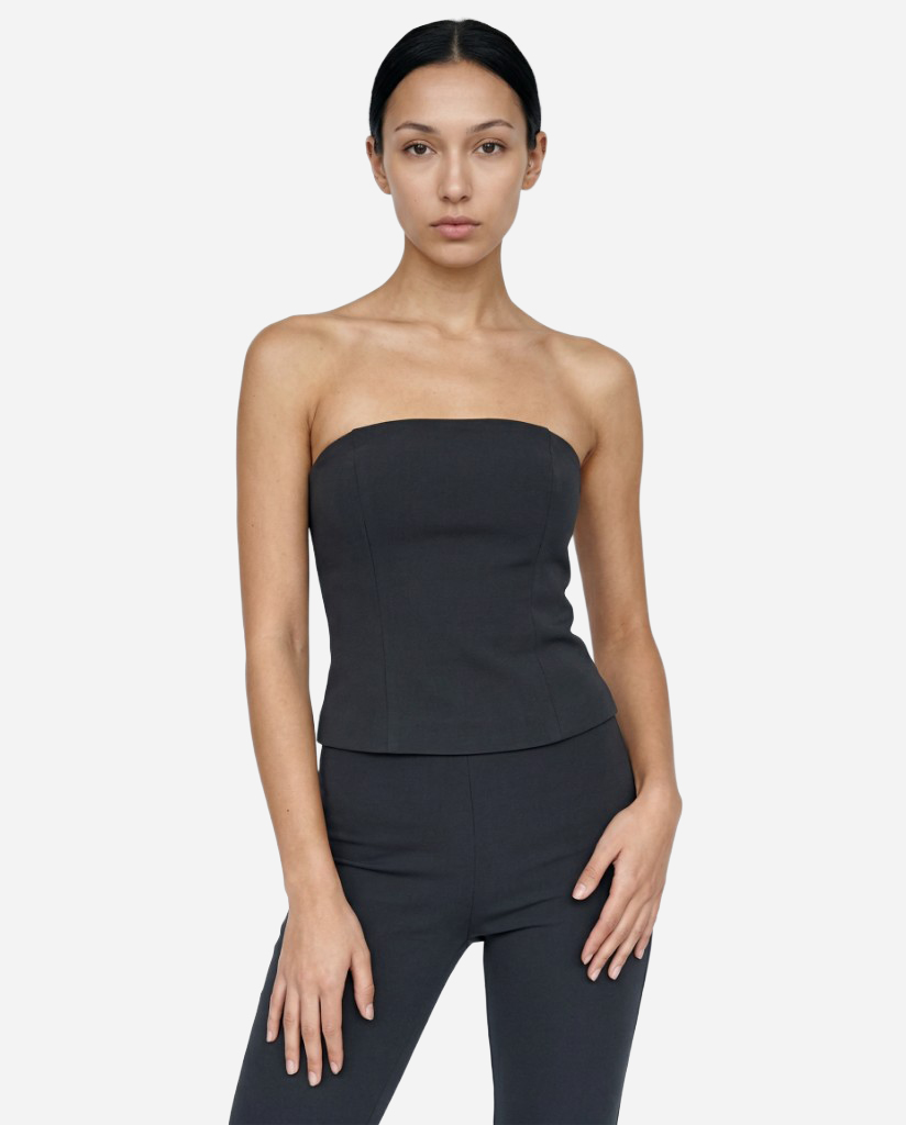 Valentina — Latino / Hispanic female AI fashion model preset