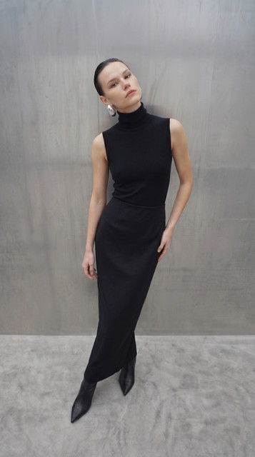 Sleek Black Monochrome Styling: Modern Minimalist Full-Length Looks, a Lookbook-Style Set