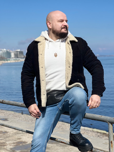 Coastal Cool Menswear: Corduroy Jacket & Hoodie Lookbook-Style Set for Relaxed Transitional Styling