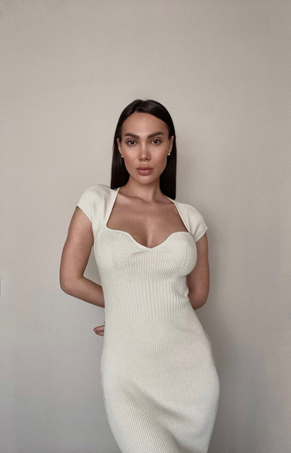 Elegant Studio Fashion Lookbook: Ribbed Knit Midi & Halter Maxi Dress Visual Reference Set