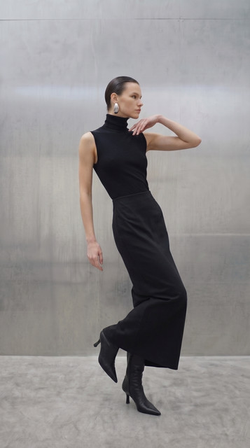 Sleek Black Monochrome Styling: Modern Minimalist Full-Length Looks, a Lookbook-Style Set