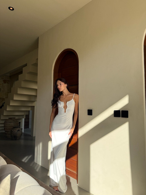 Sun-Drenched White Slip Dress Resort Lookbook: Architectural Elegance Visual Reference Pack