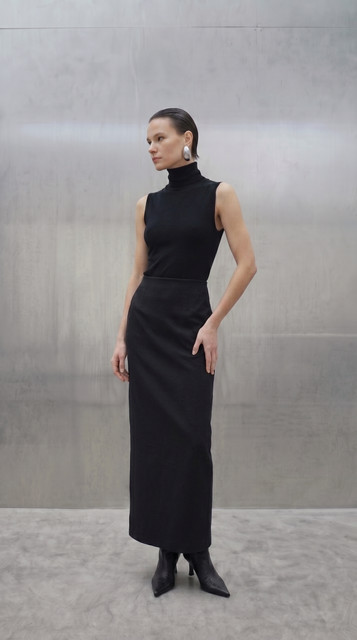 Sleek Black Monochrome Styling: Modern Minimalist Full-Length Looks, a Lookbook-Style Set