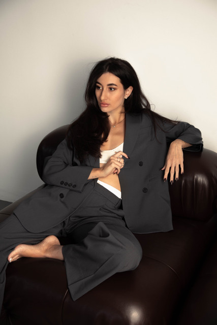High-Fashion Editorial: Modern Tailoring & Fluid Silhouettes Styling Reference Set