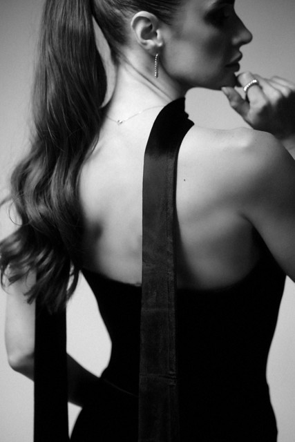 Dramatic Monochrome Eveningwear: Studio Editorial Photoshoot References for Elegant Styling