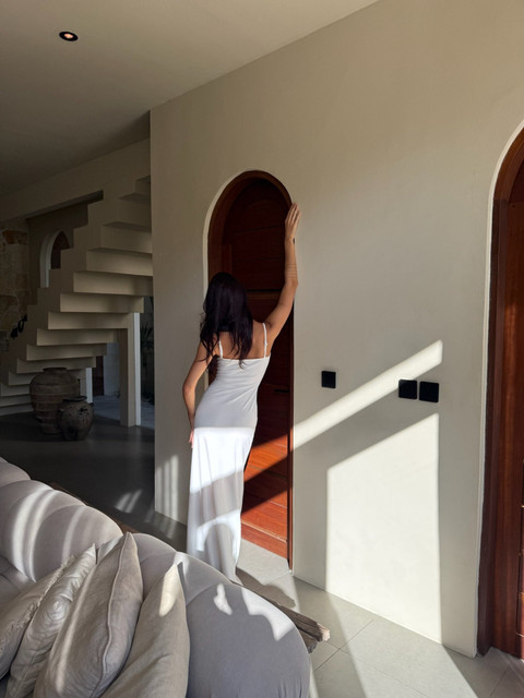 Sun-Drenched White Slip Dress Resort Lookbook: Architectural Elegance Visual Reference Pack