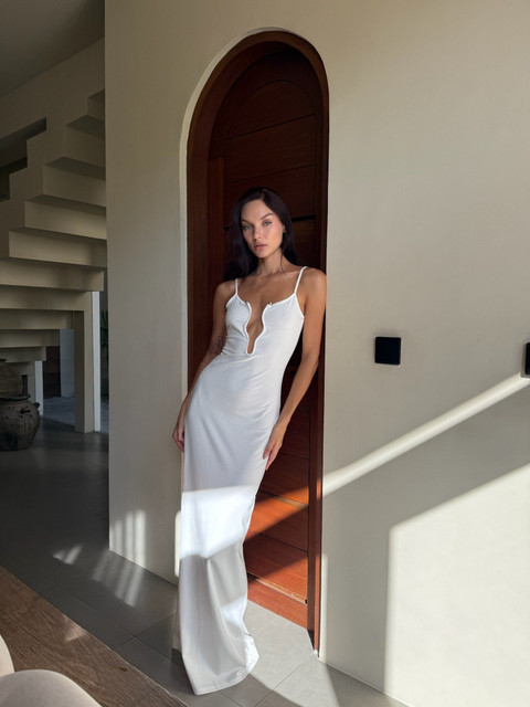 Sun-Drenched White Slip Dress Resort Lookbook: Architectural Elegance Visual Reference Pack
