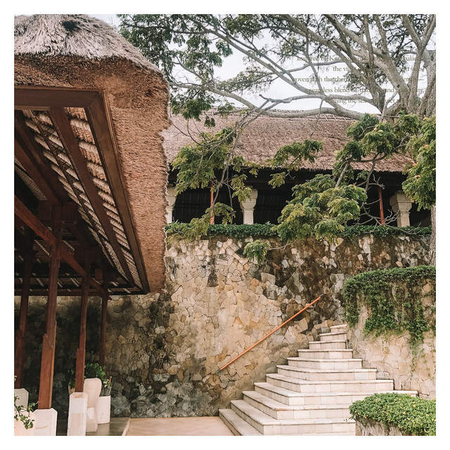 Luxury Tropical Resort Photo Set: Serene Ocean Views & Coastal Escape Styling