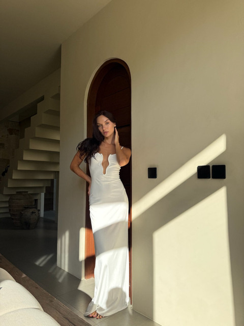 Sun-Drenched White Slip Dress Resort Lookbook: Architectural Elegance Visual Reference Pack
