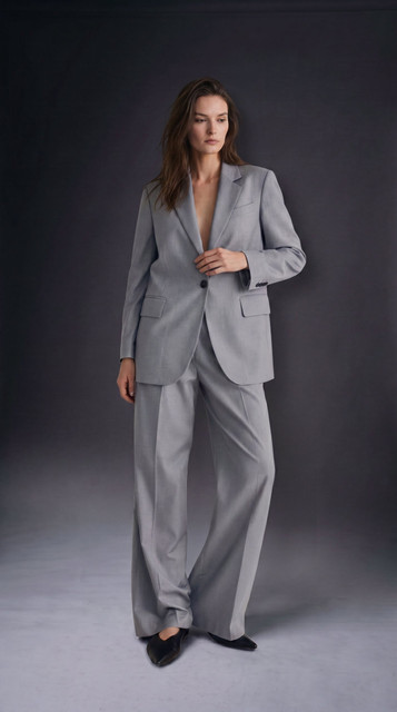 Modern Grey Suit Styling: Confident Studio Editorial Photoshoot References