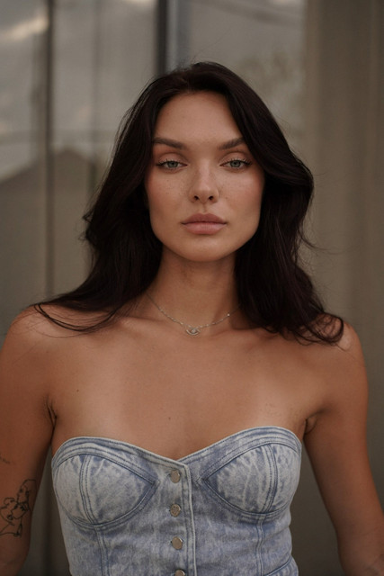Effortless Resort Denim Lookbook-Style Set: Chic Strapless Mini Dress & Summer Styling Inspiration