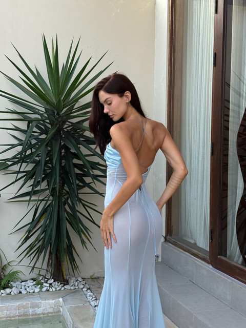 Ethereal Aqua Maxi Dress: Resort Poolside Styling Reference Set for Effortless Glamour