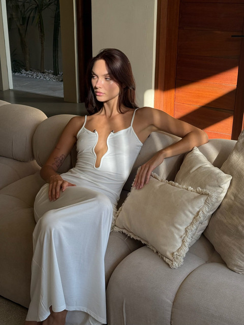 Elegant White Maxi Slip Dress: Modern Resort Styling Reference Set