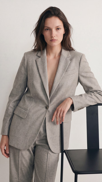 Modern Neutral Suit: Relaxed Tailoring & Confident Styling Editorial Photoshoot References