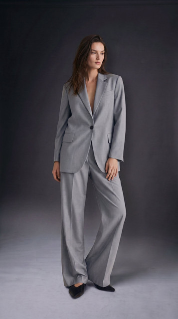Modern Grey Suit Styling: Confident Studio Editorial Photoshoot References