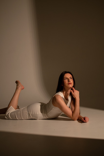 Elegant White Knit Dress Studio Campaign: Modern Minimalist Styling Reference Set