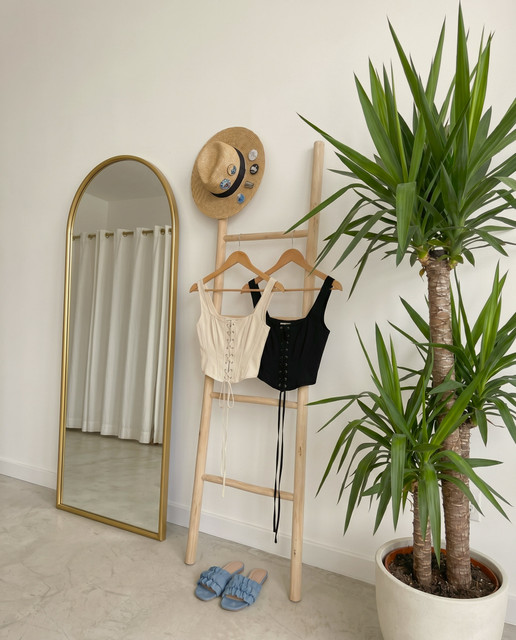 Minimalist Summer Styling: Lace-Up Corset Tops Photo Set