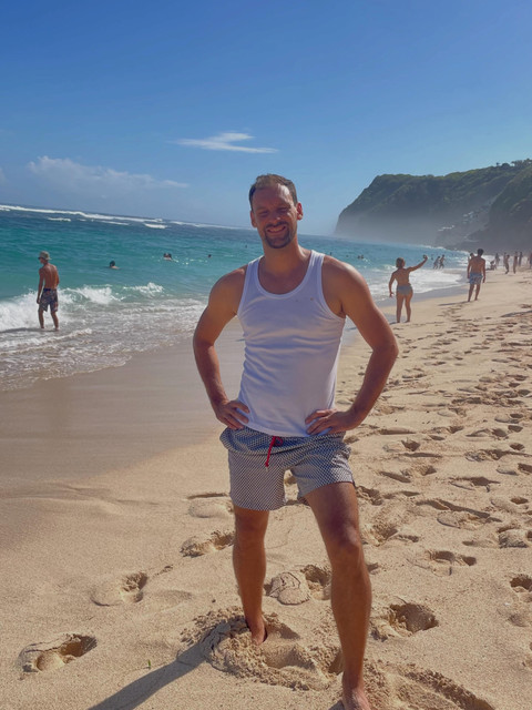 Coastal Cool Men's Swimwear: Relaxed Beach Styling Visual Reference Pack