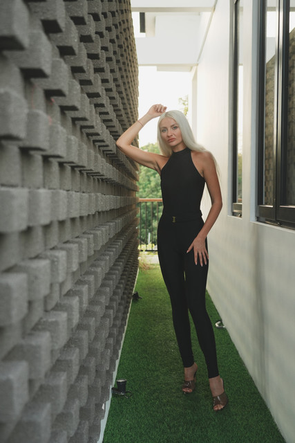 Chic Black Jumpsuit Styling Ideas: Resort Editorial Photoshoot Pack