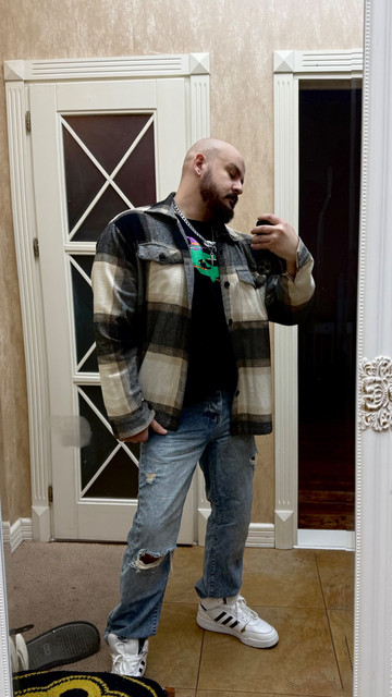 Urban Casual Plaid Shacket & Distressed Denim Lookbook-Style Set: Streetwear Styling Reference