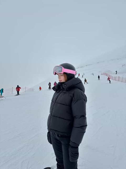 Cozy Mountain Chic Editorial Photoshoot References: Sleek Winter Sportswear