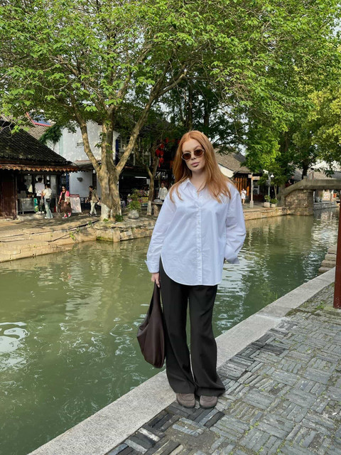Waterside Elegance: Effortless Resort Styling Reference Photo Set