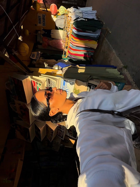 Golden Hour Urban Style: Casual Cool & Cultural Artistry photo set