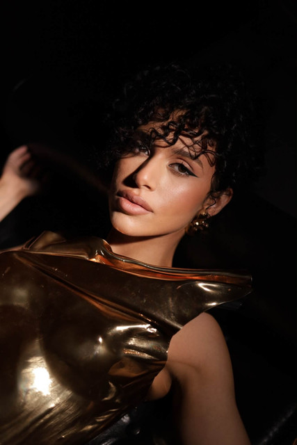 Dramatic Gold Glamour Fashion Photoshoot Pack: Sculptural Metallic Garment & Bold Makeup Styling