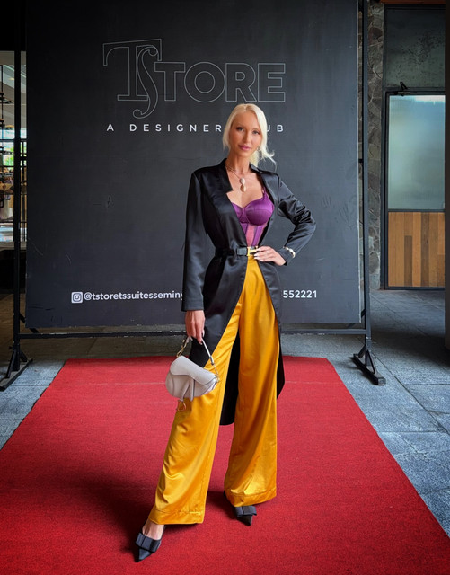 Glamorous Red Carpet Satin Ensemble: Editorial Photoshoot Pack