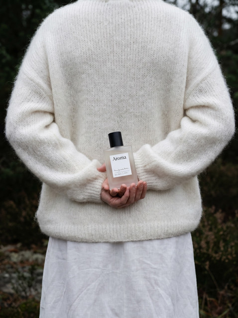 Tranquil Resort Knitwear & Linen Styling Reference Set: Natural Essence Editorial