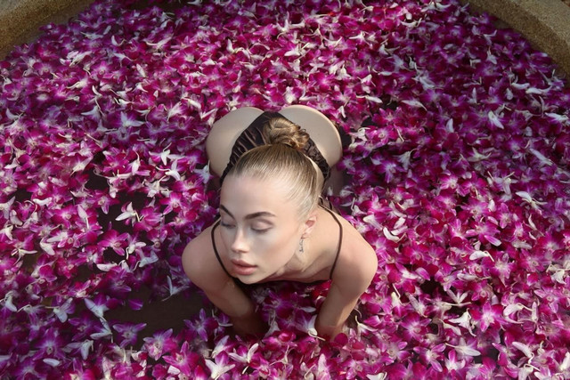 Tropical Resort Swimwear Editorial: Floral Bath Photo Set