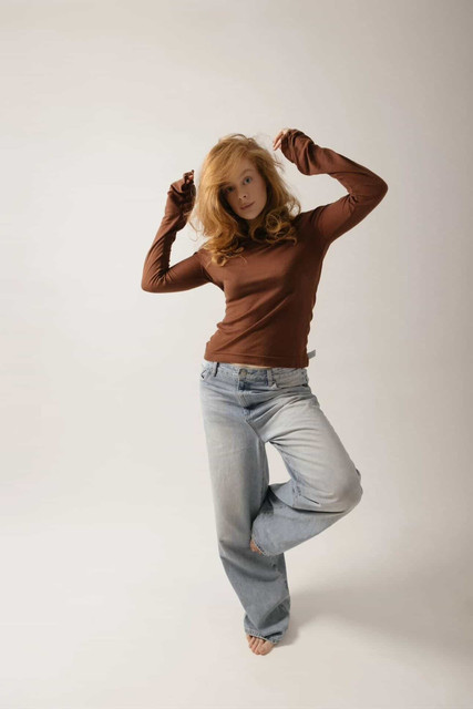 Effortless Casual Chic Studio Styling Reference Set: Brown Top & Wide-Leg Denim Outfit