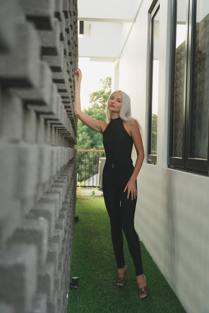 Chic Black Jumpsuit Styling Ideas: Modern Resort Editorial Photo Set