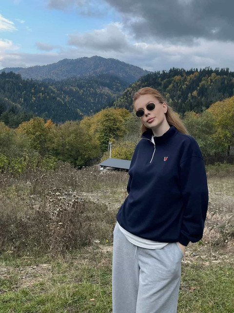 Autumn Mountain Athleisure: Cozy Retreat Styling Reference Set