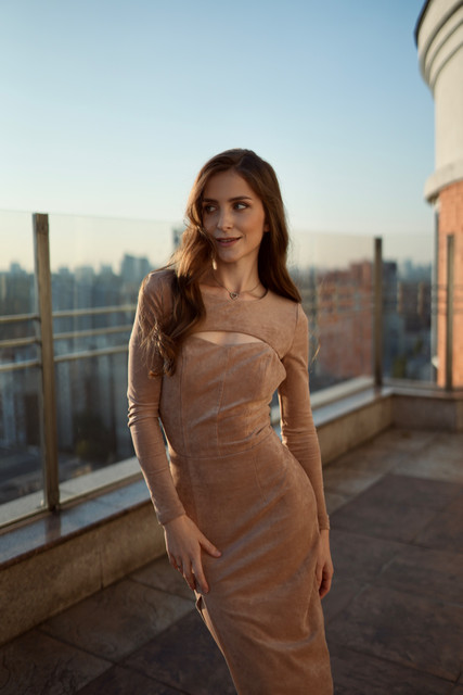 Golden Hour Urban Elegance: Suede Midi Dress Outfit and Styling Ideas