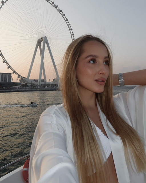 Coastal Elegance: Resort Styling Photo Set at Golden Hour Marina