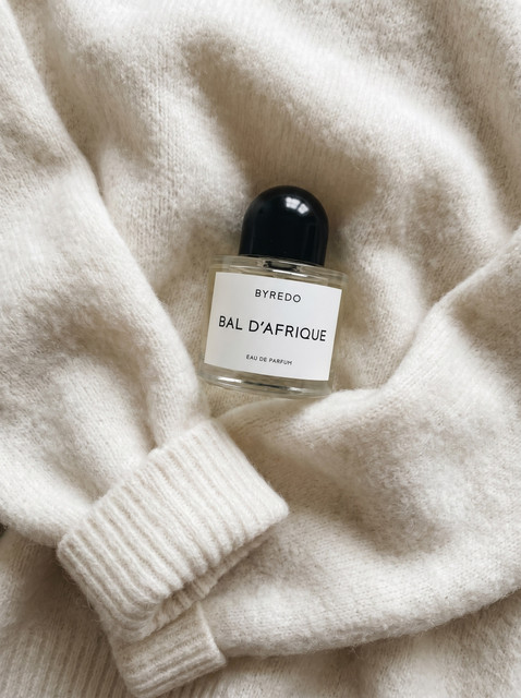 Cozy Elegance: Fragrance & Knitwear Visual Reference Pack for Premium Campaigns