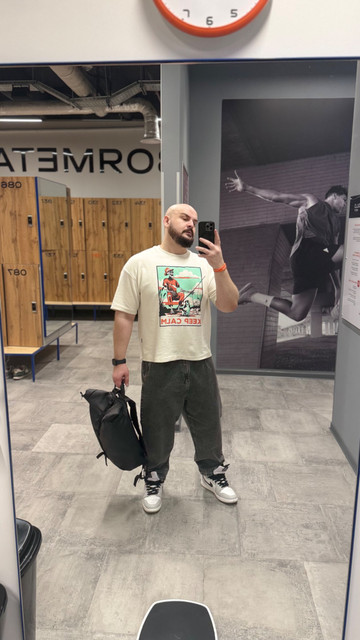 Urban Locker Room Style: Casual Post-Workout Outfit and Styling Ideas