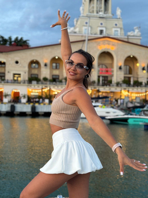 Marina Chic Ribbed Crop Top & White Mini Skirt Outfit Photo Set for Golden Hour Resort Styling