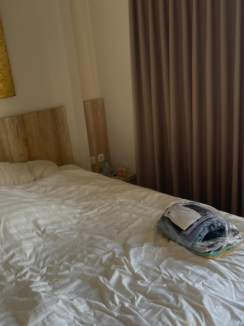 Hotel Room Travel Wardrobe photo set · Relaxed Resort Styling & Effortless Packing Inspiration