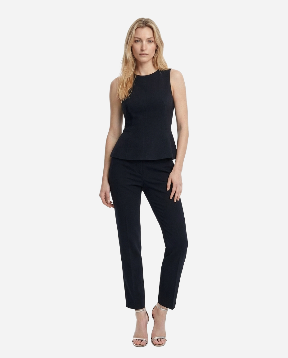 Hem Touch pose preview — Apiway White Studio