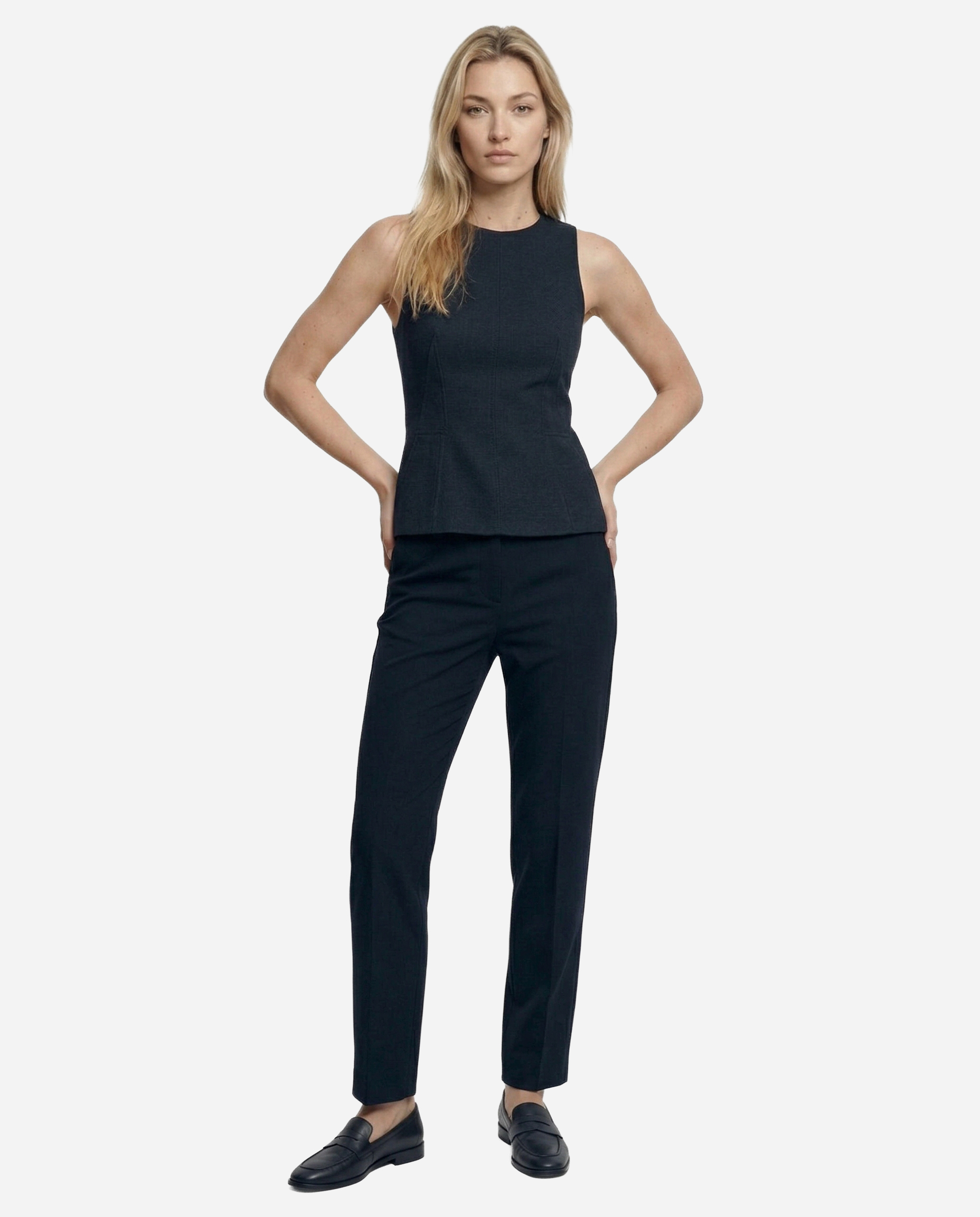 Straight Pockets pose preview — Apiway White Studio
