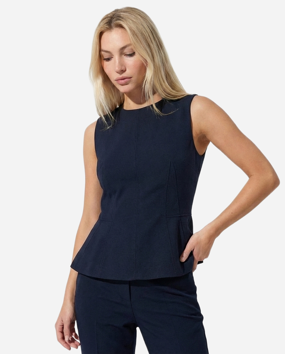 Looking Away pose preview — Apiway White Studio